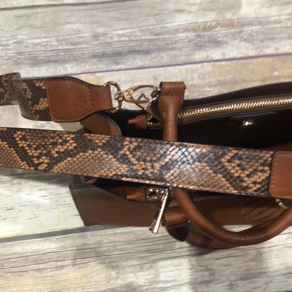 Aldo Zenawein Handbag - Picture 3 of 4